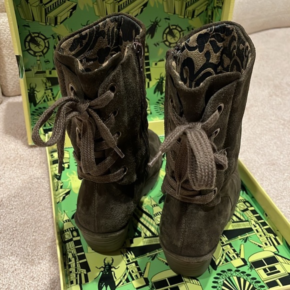 Fly London EU41 mid height, suede, combo of olive, grey, brown = boot color - Picture 2 of 14